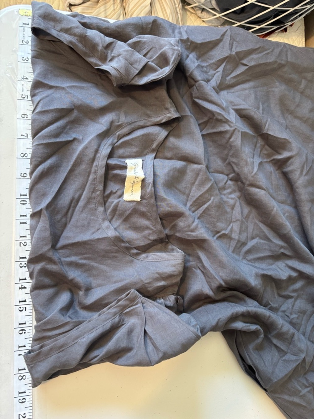Graham & Spencer Shift Dress Size Medium Minimalist Elevated Basic Puff Sleeve - Picture 6 of 7